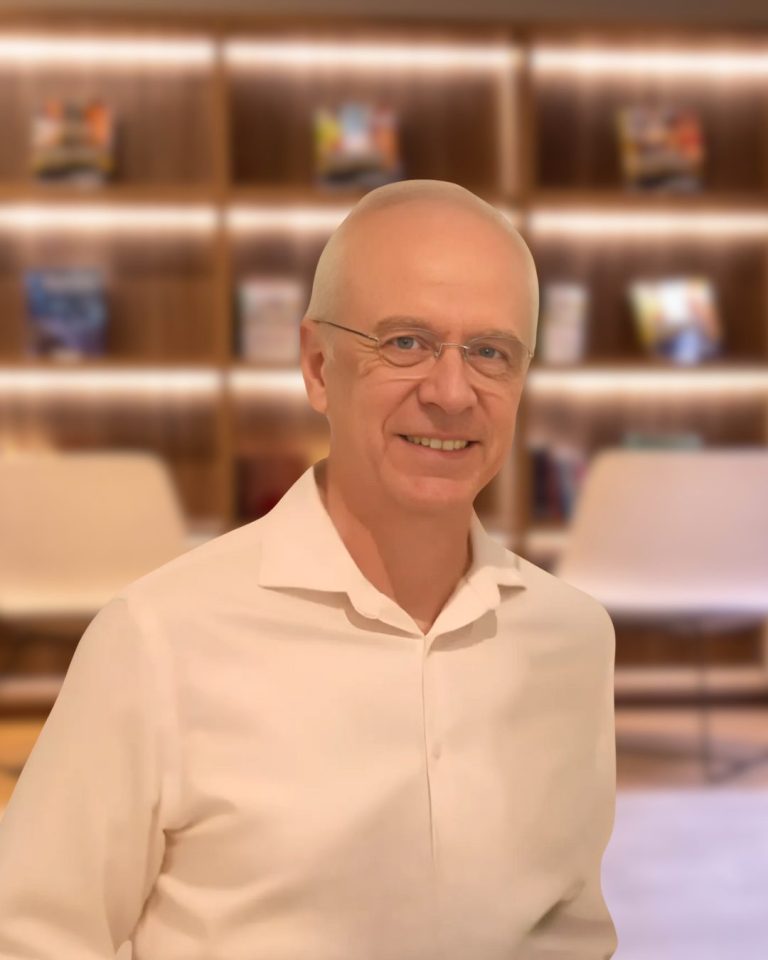 Dr. Nilo Gardin