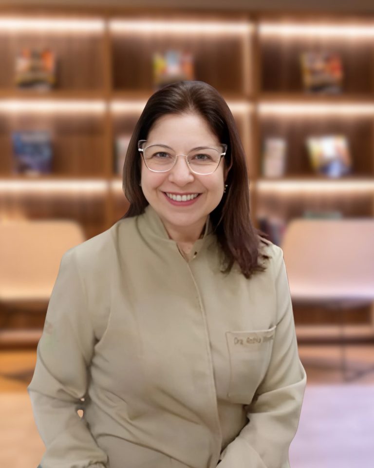 Dra. Andrea Menegaz