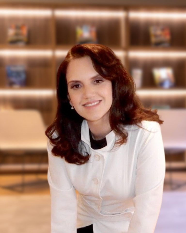 Dra. Barbara Alves Silva