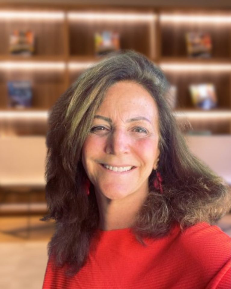 Dra. Elizabeth Valente